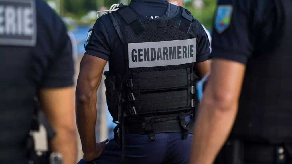 La Retraite des gendarmes : comment ça fonctionne ? Ont-ils droit à la Retraite Mutualiste du Combattant ?